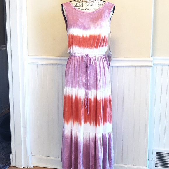 Knox Rose Dresses & Skirts - NWT Knox Rose maxi dress.